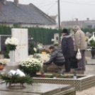 Mindenszentek a szanyi temetőkben