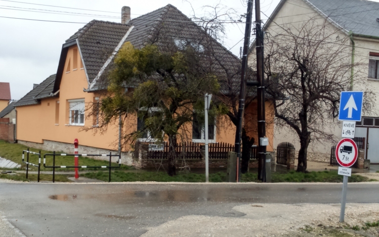 Hét utcát egyirányúsítottak Csornán, kerülje el a büntetést!