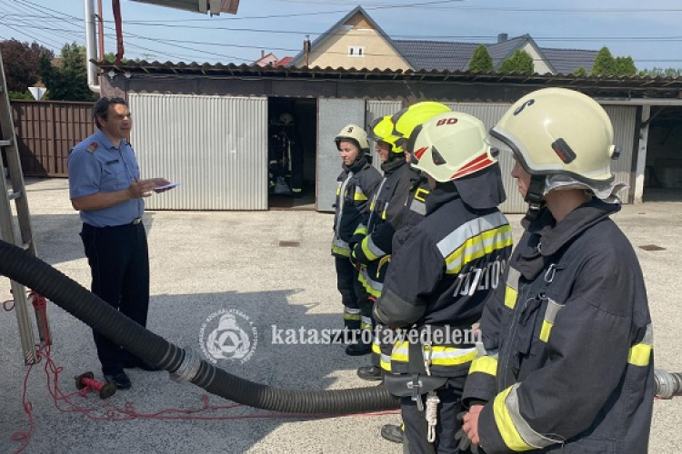 Sikeresen vizsgáztak a Kapuvár járási önkéntes és létesítményi tűzoltók