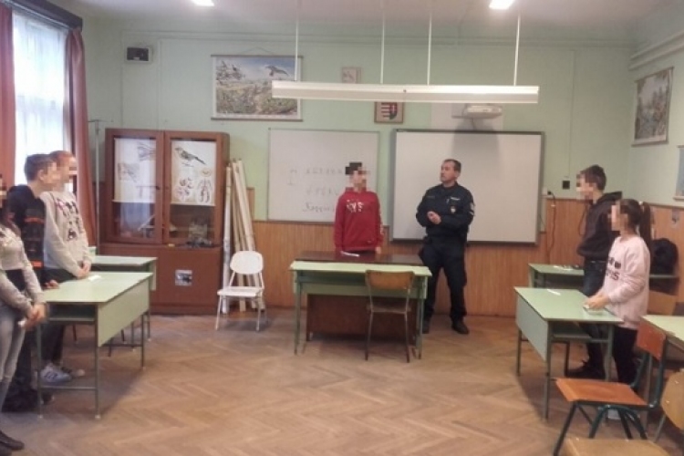 Rendhagyó bűnmegelőzési foglalkozást tartottak Mórichidán az iskolásoknak