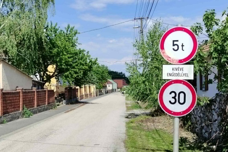 Forgalmi rend változások Szilsárkányban