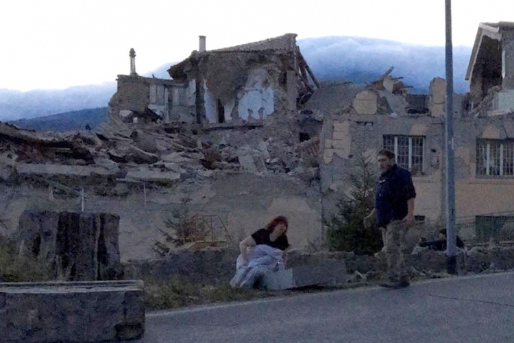 Olaszországi földrengés - KKM: nincs hír magyar érintettről
