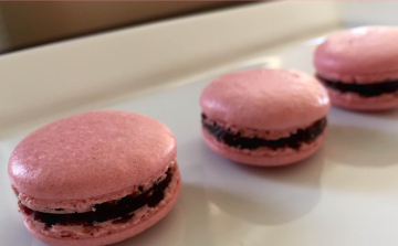 Macaron csokikrémmel