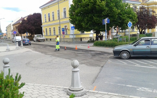 Aszfaltoznak a Dr Lumnitzer Sándor utcában