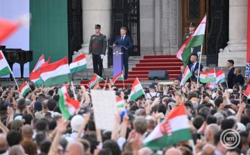 Magyar Péter: a mai nap annak a közös hitnek a beteljesedése, hogy Magyarország képes újra talpra állni