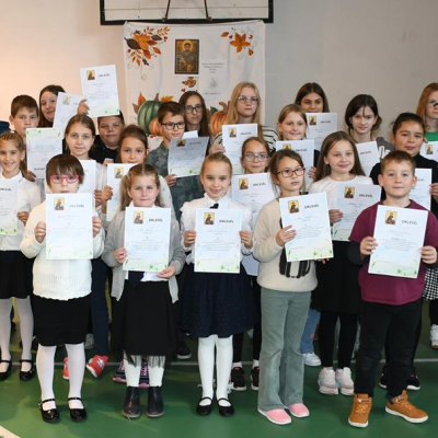 A teremtett világ szépségét ünnepelték Szanyban