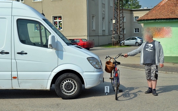 Kisteherautó ütötte el a 90 éves biciklist Csornán