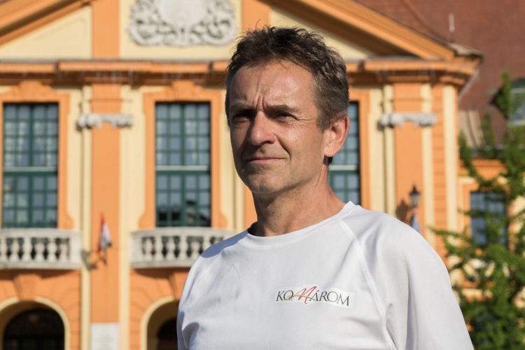 Közel 500 kilométert készül futni a Himalájában a magyar ultratriatlonista