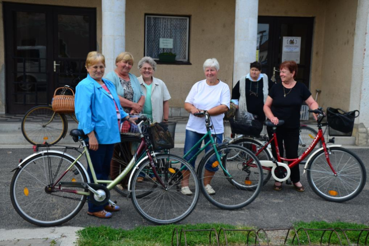 Lovastúra táncosokkal, szanyi előadással.