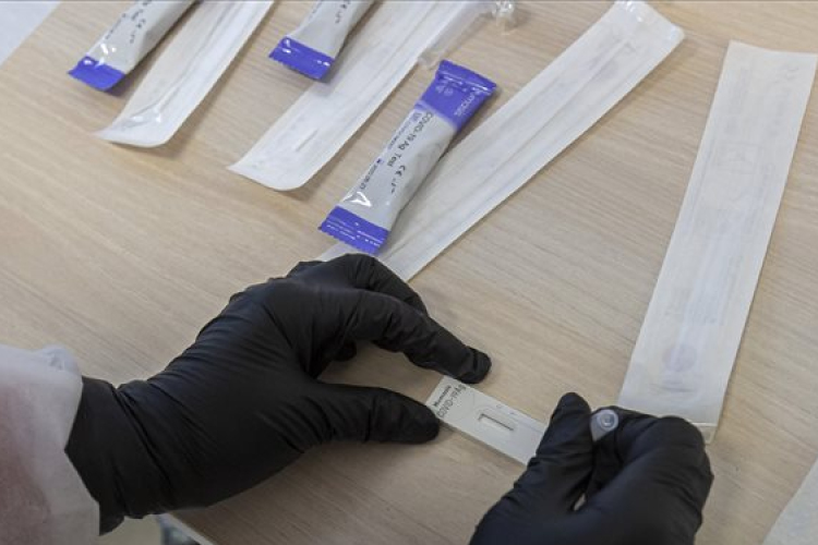 A fertőzöttek száma több mint 554,9 millió, a halálos áldozatoké 6,350 millió a világon