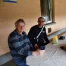FALUNAPPAL EGYBEKÖTÖTT MAJÁLIS SZANYBAN.