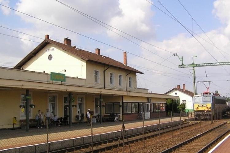 Jövő héten újra buszok járnak a vonatok helyett Csorna-Győr között