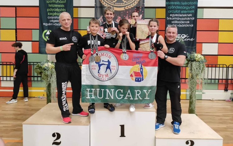 Sikeresen küzdöttek a világbajnokságon a fiatal fertőszentmiklósi kick-boxosok