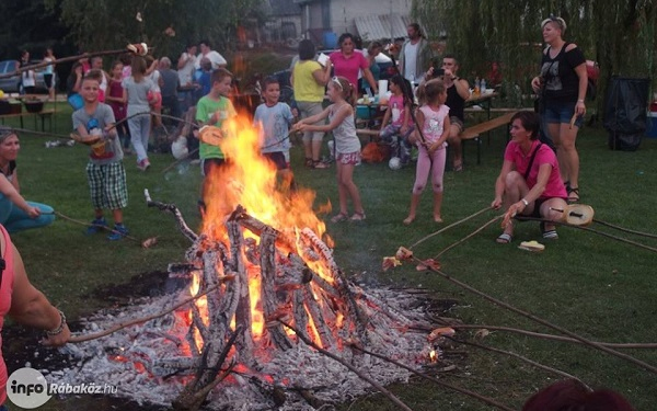 Szombaton siratják el a vakációt Kónyban