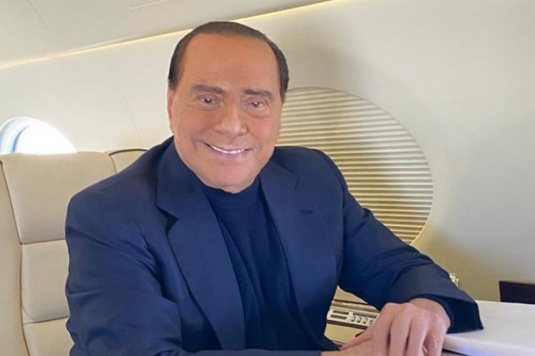 Silvio Berlusconi nem jelöli magát az olasz államfői székbe