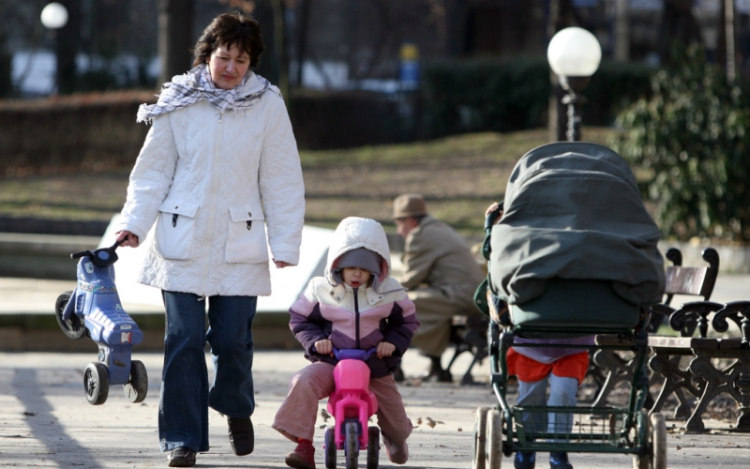 Emelnék a családi adókedvezményt