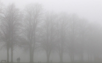 Tartós ködre és ónos esőre figyelmeztetnek