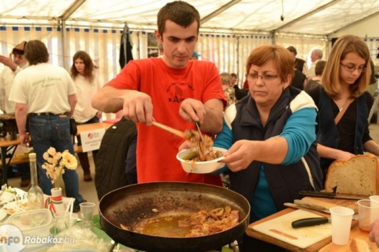 Idén is az időjárás miatt halasztották a Böllérmáj Fesztivált Kapuváron