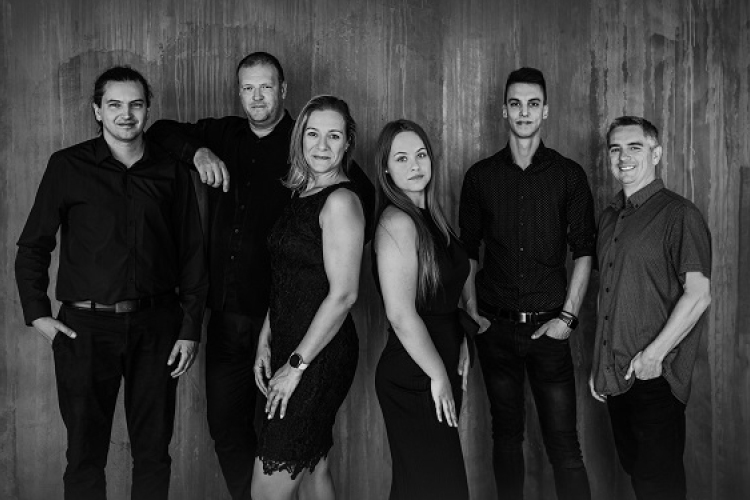 Koncz Zsuzsa és Máté Péter dalaival kezdődik a Zenepavilon koncertsorozata