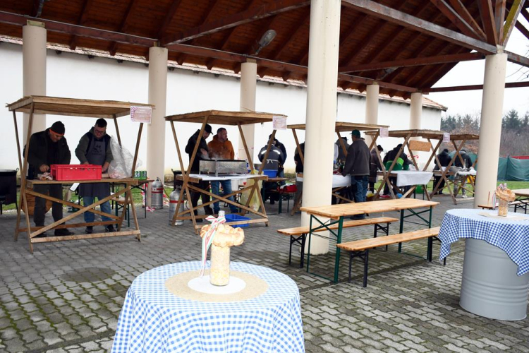 II. Falusi disznóvágás Szanyban.