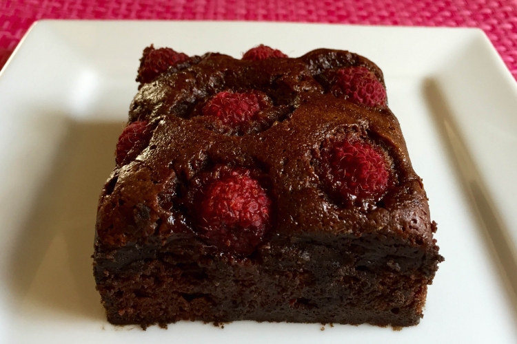 Málnás-csokis brownie glutén-és tejmentesen