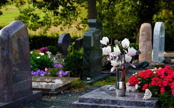 Sírhelyek megváltása Babóton