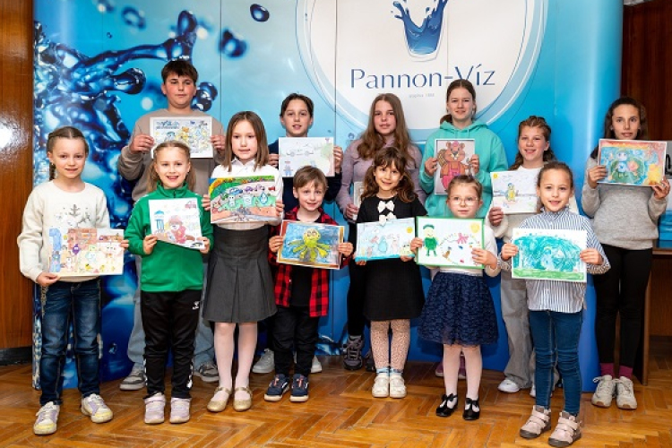 Csövi teknős új barátai