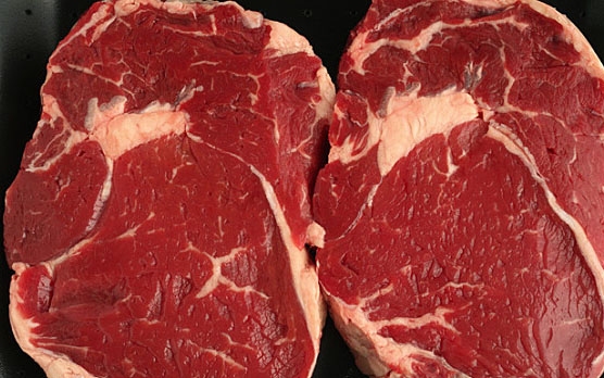 Lóhúsbotrány - Egy élelmiszerbiztonsági ellenőr férjének cége hamisította Romániában a marhahúst