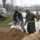 Belvíz elleni bevetésen a szanyi önkéntes tűzoltók