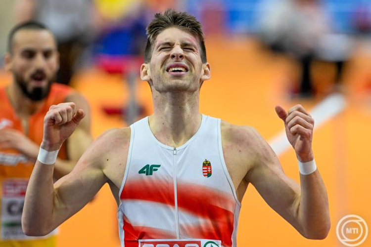 Fedettpályás Eb - Molnár Attila rajt-cél győzelemmel aranyérmes 400 méteren