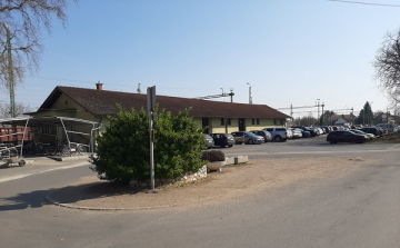 Átalakul a fertőszentmiklósi vasútállomás előtti buszforduló és parkolóterület 
