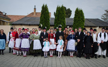 A vitnyédi Énekes Lenke néptáncegyüttes jubileumi műsora - videó