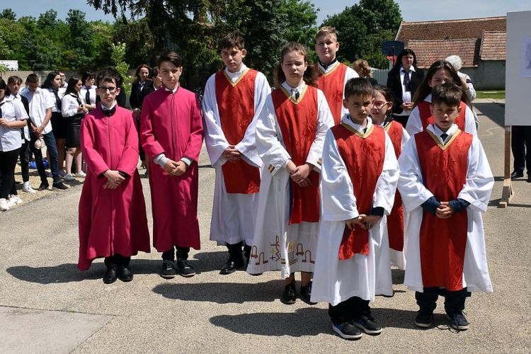 A szanyi katolikus iskola újraindításának 30. jubiláló ünnepe II.