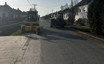 Helyi utak karbantartása Szilban