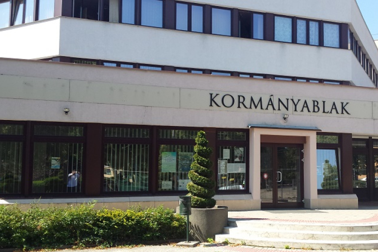 Augusztustól már csak a plasztik személyi igazolvány érvényes
