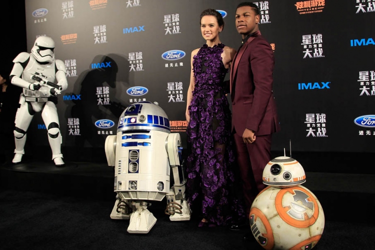 Újabb Star Wars-filmek készítését jelentette be a Disney elnöke