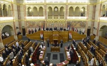 Folytatódik a költségvetés általános vitája a Parlamentben