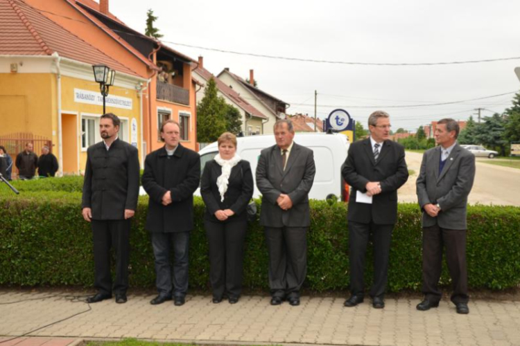 Nemzetünk gyásznapja emlékműsor Szanyban