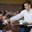 Ünnepi műsorral is köszöntötték az időseket Szanyban