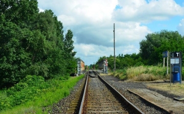Ellenzékben még hevesen védte, most felszámolná a Csorna-Pápa vasútvonalat a kormány