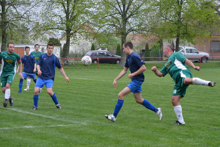 Rábaszentandrás-Pér 5:0 (2:0) megyei II. o. bajnoki labdarúgó mérkőzés