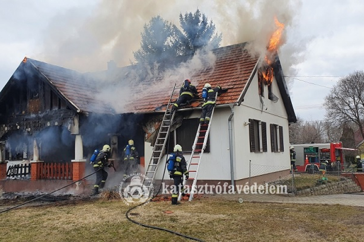 Az elmúlt héten a megyében ötvennégy eseményhez vonultak a hivatásos tűzoltó egységek.