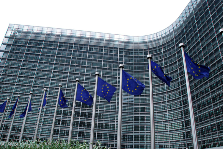 Az Európai Bizottság 800 millió eurót folyósított 16 uniós tagállamnak