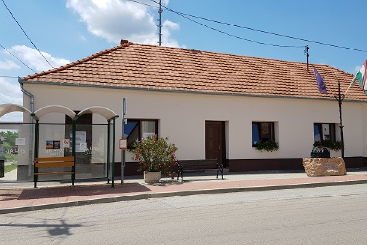 Felújították Acsalag polgármesteri hivatalát