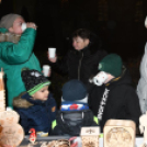 Karácsonyi vásár a szanyi templom melletti vásártéren.