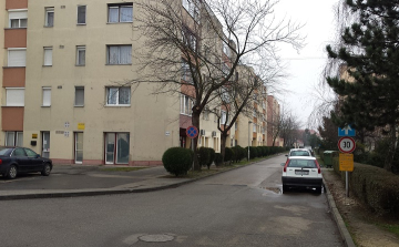Önkormányzati bérlakás kiadó Csornán