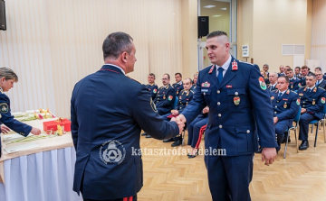 Országos ünnepségen jutalmazták a csornai tűzoltóság gépjárművezetőjét