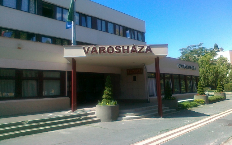Októbertől átmenetileg nem működik Csornán a házasságkötő terem
