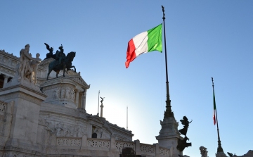 Olasz kormányfő: nem zárhatjuk le még egyszer az országot