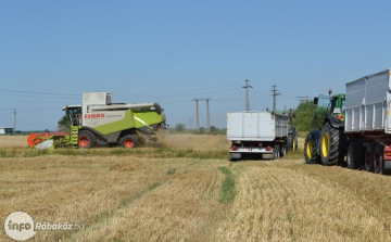 Aratás előtti gépszemle Bágyogszováton